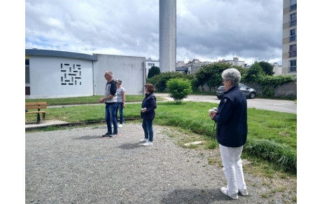 La pétanque continue pendant les vacances